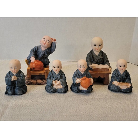 Yejin Craft Little Monks In Various Acts Of Daily Living Asian Tibetan Practice - Picture 9 of 9